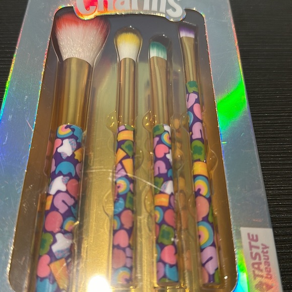 Cosmetic Brushes Favorite Cereal - Picture 7 of 11